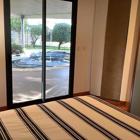 Avec Piscine A 150 M De La - * Royan